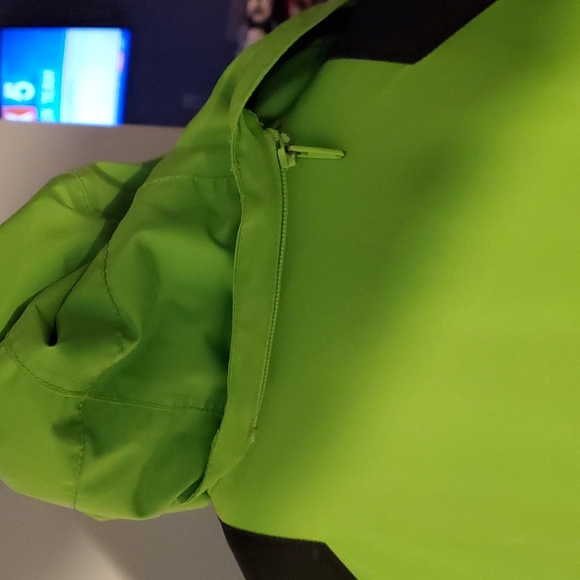 Spyder Coat - Picture 5 of 11